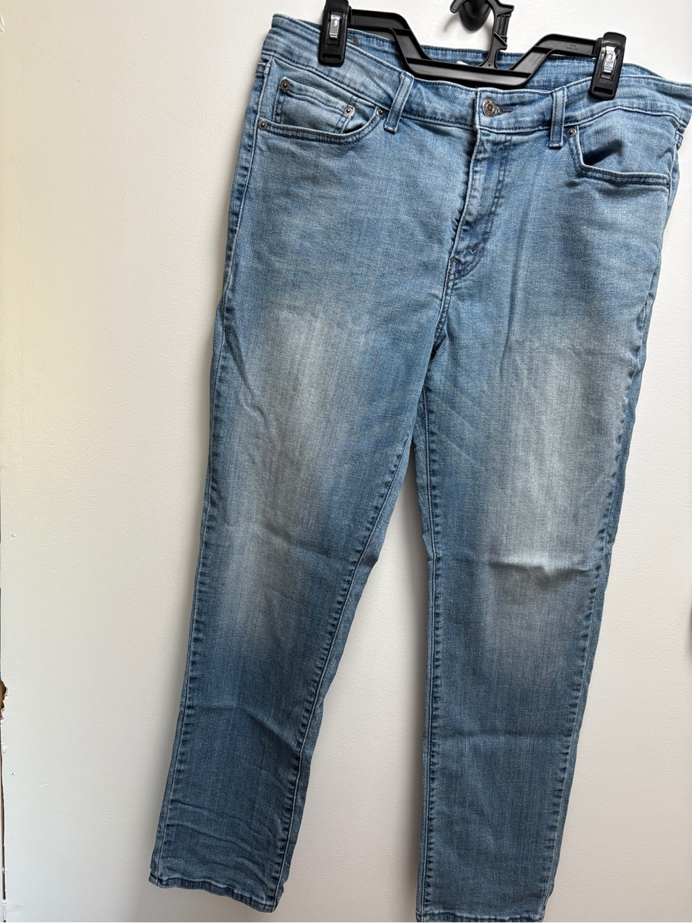 Levi’s | Light Wash Women's Jeans - Mid Rise Skinny